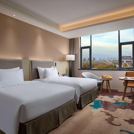 Ramada Wyndham Zhengzhou Xinzheng Hotel Xinzheng  Eksteriør billede
