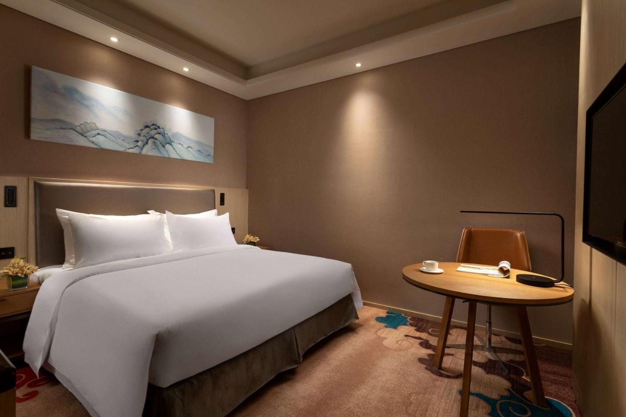 Ramada Wyndham Zhengzhou Xinzheng Hotel Xinzheng  Eksteriør billede